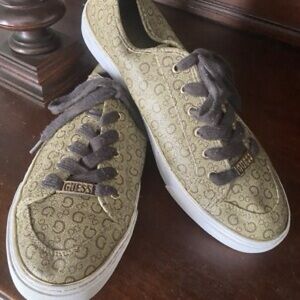 GUESS LOGO Tan Low Top Sneakers Tennis Shoes Women’s